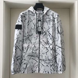 Mens Jackets Hooded Coat Outdoors Spring Autumn Outerwear Windrunner Zipper Jackets Sports Windbreaker Casual Coats Men Tops Clothing 628