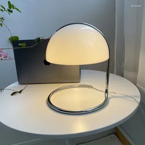 Lampy stołowe francuskie bauhaus w stylu lampa salon sypialnia nocna amerykańska biblioteka modeli dekoracyjnej