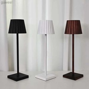 Desk Lamps Hotel Bar Home Decoration Desk Lamp Pleated Table Lamp For Living Room Home Decoration Nordic Usb Rechargeable Bedside Lamps YQ240123