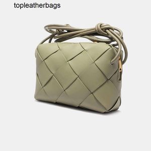 Bottegaa Vendetta 8A Legal Copy Bags BVS DEISGNER Online Shop Korean Spring and Summer New Style Small Square Bag Camera Läder Womens Woven Crossbody Shoulder Cowh