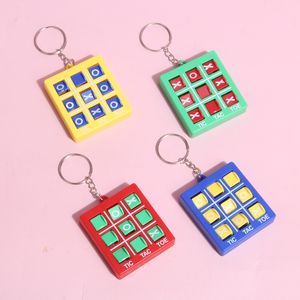 XO-type Board Keychains Board Games Key Ring Interactive Chess Board Game Fun Family Games Strategy Brain Games