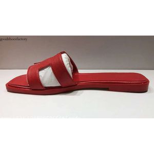 2024 Marchio di moda Wonen Big Size 35-42 Infradito Sandali rossi Suola con cinturino in gomma Web Pantofole da donna