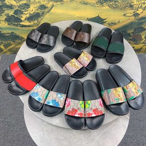 Slippers Designer Rubber Slide Brand Luxury Home Bedroom Slide Sandal Womens Red Flower Flower Black Hole Tiger Snake مريح مع الحجم 35-42 01A