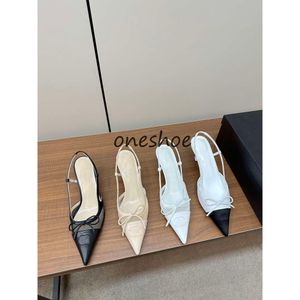 Designer kvalitetskvinnor pumpar höga klackar spetsiga bågen mesh sexiga sandaler lyxiga mode slingback klassisk kattunge häl designer kvinnor hög kvalitet enstaka skor 5,5 cm