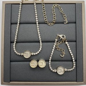 Mode Diamant Ohrringe Armband Kette Halskette Designer Liebhaber Halskette Charm Armband Brief Ohrringe Für Frau Geschenk