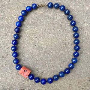 Halsband uttalande tamisa hand knuten natursten lapis lazuli runda ädelsten pärlor tillbehör halsband rondelle röda korall accent smycken