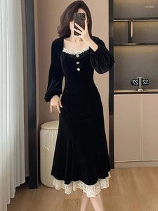 Casual Dresses Autumn Winter Black Velvet Patchwork Lace Ruffled Mermaid Dress Women Korean Vintage Hepburn 2024 Elegant Long Clow