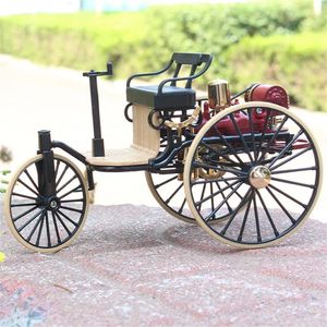 1 12 1886 Benz Patent Automotive Antyloy Classic Tricycle Model Diecasts Metal Toys Retro Car Series dla dzieci 240123