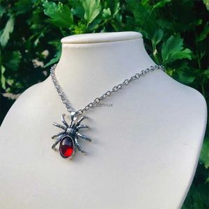 ペンダントネックレスゴシックビッグストーンスパイダーネックレスパンクダークレッドアニマル昆虫虫チョーカーネックレス