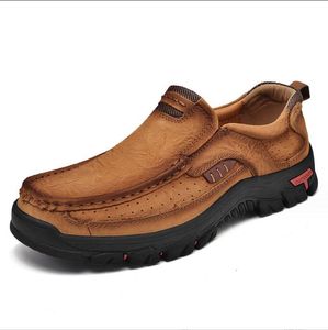 Sapatos masculinos de couro, sapatos antiderrapantes com sola macia e moda, sapatos para caminhada, sapatos casuais masculinos de tamanho grande, EUR 38-51