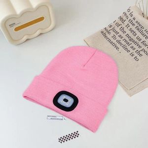 Berets chapéu mãos-livres usb carregamento led beanie para homens mulheres iluminado farol malha inverno com 4 leds presentes de pesca exclusivos