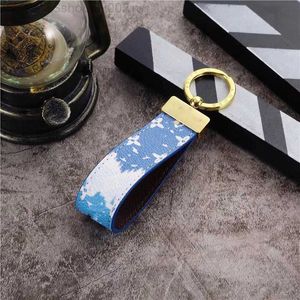 Modetillbehör Handgjorda nyckelringar Luxury Designer Keychain Lanyards Herr Metal Buckle Leather Car Key Chain Bag Charm Unisex Keyring Classic AAA SMTW