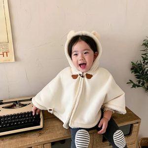 Winter Clothes Cute Bear Ear Baby Boy Girl Warm Hooded born Infant Coat Lamb Wool Shawl Outerwear Jacket Thicken Cloak 240122