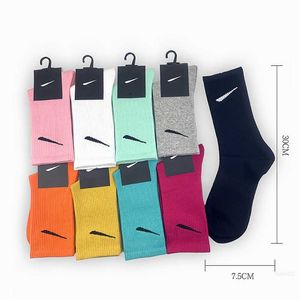 Hurtowe skarpetki męskie pończochy Pure Cotton 10 Colours Sport Sockings Letter Nk Print Qsyi