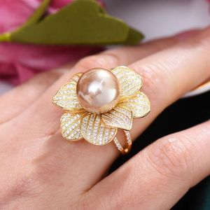 Bands Godki Luxury Big Imitation Pearl Flower Bold Statement Rings With Zircon Stones 2020 Women Engagement Party Jewelry High Quality