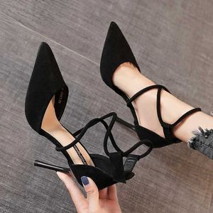 드레스 슈즈 사례 여성 스웨이드 하이힐 9cm2023 새로운 뾰족한 스틸레토 패션 섹시한 검은 웨딩 신발 누드 신부 신발