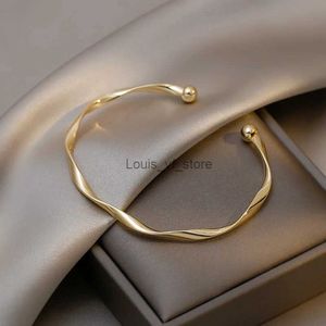 Bangle Classic Premium Retro Twisted Gold Gold Color Metal Bracelet for Women