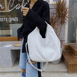 Designer- Couro branco Mulheres Mulheres Halfa Lua de grande capacidade Hobo Shopper Soft PU Crossbody Bag casual coreano Feminino bolsas202c