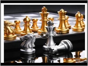 Tisch Freizeit Sport Schachspiele im Freien Drop Delivery 2021 Medieval International Set mit Schachbrett 32 Gold Silber Spiele Stücke 9698988