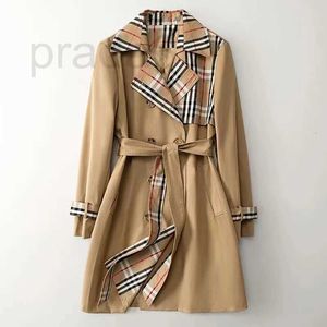 Women's Trench Coat Designer 2024 Fashion Women's Trench Coat, European och American Luxury Check Style, Stitching, Fake Two Loose Mid-Längd Coats K6N3