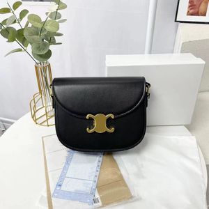 Tasarımcı Çantalar Çapraz Vücut Omuz Çantası Lüks El çantası Moda Çapraz Vücut Popüler Mektup Tote Crossbody Bag Moda Yeni Baskılı Taşıma Çantaları