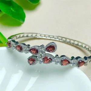 Bracelets Natural Garnet Bangle Bracelet Fashion Women Healing Jewelry Gemstone Reiki Energy Crystal Stone Holiday Gift 1PCS