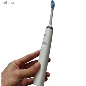 Cabeças de substituição para escovas de dente elétricas Novo hospedeiro de escova de dentes elétrica + 1 unidade de cabeça de escova para Philips HX939 4ª alça de substituição HX939W atualizada YQ240124