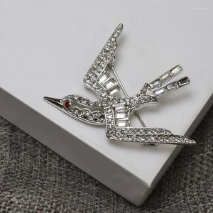 Brooches Antique Vintage Rhinestone Inlaid Swallow Brooch Medieval Temperament Luxury Women Clothing Jewelry Accessories Creative Pins