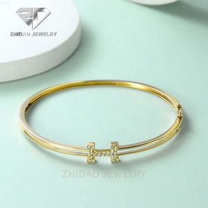 Hot Selling Au750 Jewelry 18k Real Gold Bracelet Fashion Letter h Natural Diamond Charm Bracelet