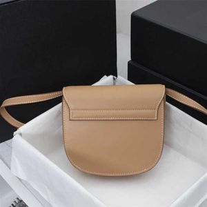 Bolsas de mochila média 2022Designer em bolsas de couro vintage fivela dourada tiras ajustáveis Kaia Saddle Bag Flap Women Mini289k