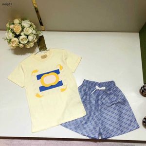 Brand kids tracksuits high quality Short sleeved suit Size 100-160 baby clothes boys T-shirts and Full print of letters shorts Jan20