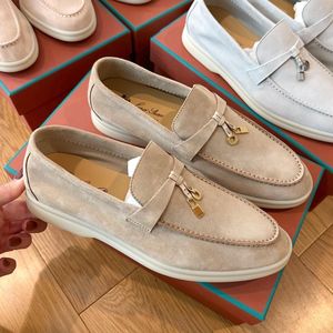 Röd designer kvinnors mocka platt häl casual skor sommarpromenad loafers loro piano mens tasman klänning sko lyx utomhus läder sneakers moccasin glid på sko storlek 35-45