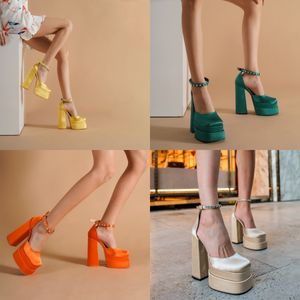 Wysokiej jakości buty do sukienki obcasy kłódka spiczasty nagi sandał spiczasty palca buty butów kobieta designerska klamra kostka