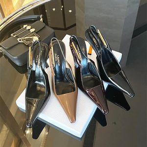 2024 Lady Prom Dress Dance Even Designer Heel Luxury High Shoe Lee Mirrored Leather Slingback Pump Womens Black Brown White Prad Borsted Triangle Man höjda skor