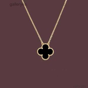 Modehänge halsband för kvinnor eleganta 4Four Leaf Clover Locket Halsband Högkvalitativ chokerkedjor Designer smycken 18K Pläterad guldflickor gåva 8R9U