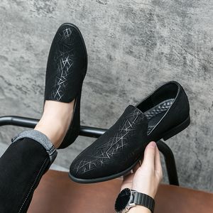 Sapatos masculinos de couro envernizado com padrão de impressão, sapatos formais para dirigir, casamento, baile, baile, tenis masculino