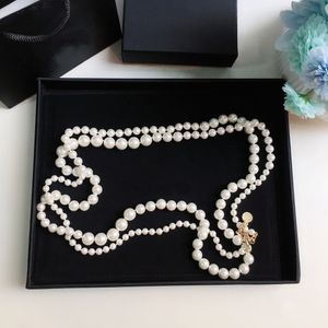 Mode långa pärlhalsband för kvinna bokstav pärla kedja halsband lyx designer pärlhalsband gåva smycken leverans