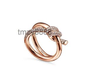 Band Rings 4 Color Designer Ladies Rope Knot Ring With Diamonds Fashion for Women Classic Jewelry Gold Plated Rose Wedding Wholesale Y3MW