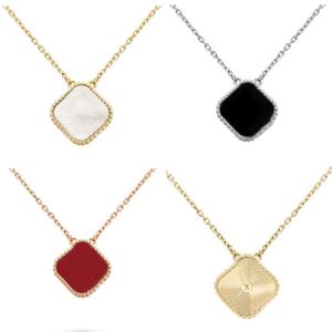 4 Clover Necklace for Women Fashion Single Flower Designer Halsband Diamond Agate Plated Silver Gold Necklace Luxury Jewelry Accessories ZB114