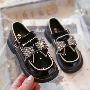 Children's Leather Shoes for Toddlers Girls Party Flats Kids Loafers Fashion Shiny Bowknot Princess Shoes Size 26-33 240118