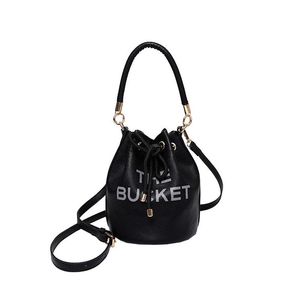 The Bucket Brand Designer Crossbody Bag for Women String Handbag Hinks Bags Ladies Fashion Cross Body Purse Female Bolsa Accesso311t