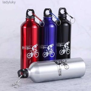 Vattenflaskor burar 750 ml Cyklering Vattenflaskan Läckfast cykelhållare Dricker MTB Mountain Bike Sports Bottle Dustät Cup Portable Drink Jugl240124