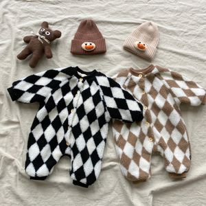 Winter born Baby Boys And Girls Baby Romper With Cashmere Onesies Foreign Check Lamb Wool Children Warm Cotton Clothes 240119