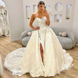 Gorgeous Strapless Lace Sheath Wedding Dresses Sleeveless Appliques Detachable Train Side Split Sexy Long Bridal Gowns Boho Beach Bride Dress