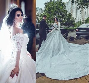 Luxo árabe vestidos de casamento querida princesa mangas compridas vestidos de casamento botão turquia longo trem flor detalhes rendas fora do ombro robe mariee dubai