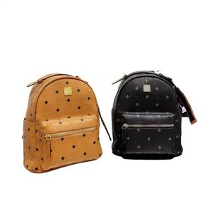 Qualitätsgüter Fashion Female Female Rivet Frills Rucksack Handtaschenschule für Teenager Girls Women Style Laptop Reisetablack der Designer257J