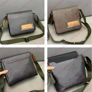 Designer Nya distrikt flip-top postman väska män crossbody väskor lyxig man högkvalitativ axel messenger ryggsäckasäckar mode mens brev sacoche dhgate