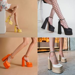 High quality Dress Shoes Heels Padlock Pointy Naked Sandal Pointy Toe Shape Shoes Woman Designer Buckle Ankle Strap Heeled High Heels Sandals eur35-42