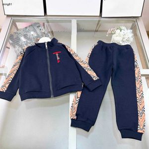 Varumärkesbarn Tracksuits Baby Clothes Splicing Design Zipper Boy Jacket Suit Size 110-160 Logo Printing Coat and Pants Jan20