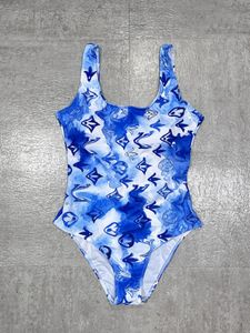 レディースビーチウェア2024SSデザイナー水着マイクロカバーアップレディースビキニセット水着印刷スーツサマービーチウェア水泳スーツM19